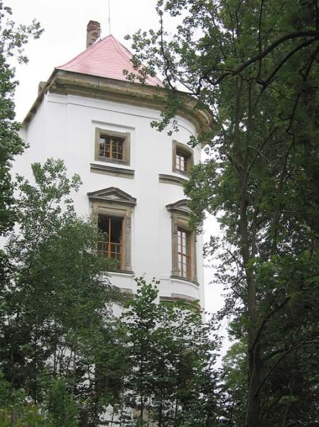  [Nov&yacute; z&aacute;mek u Lanškrouna zpř&iacute;stupněn, 4.7.2007]