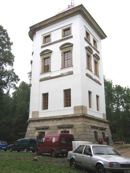  [Nov&yacute; z&aacute;mek u Lanškrouna zpř&iacute;stupněn, 4.7.2007]