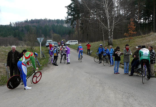  [Cyklistům př&aacute;lo počas&iacute;, 8.4.2008]