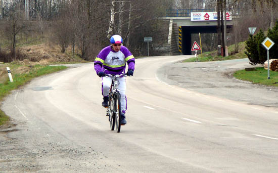  [Cyklistům př&aacute;lo počas&iacute;, 8.4.2008]